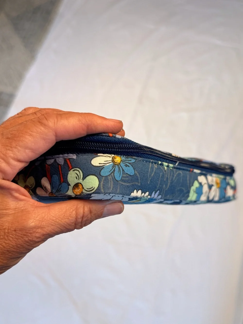 VERA BRADLEY Zip Around Structured Storage Case Pouch Travel Bag